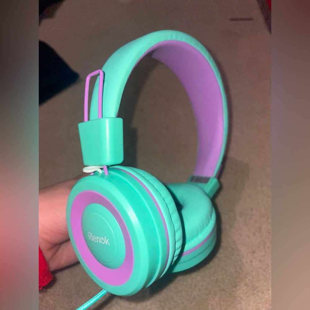 Rienok headphones